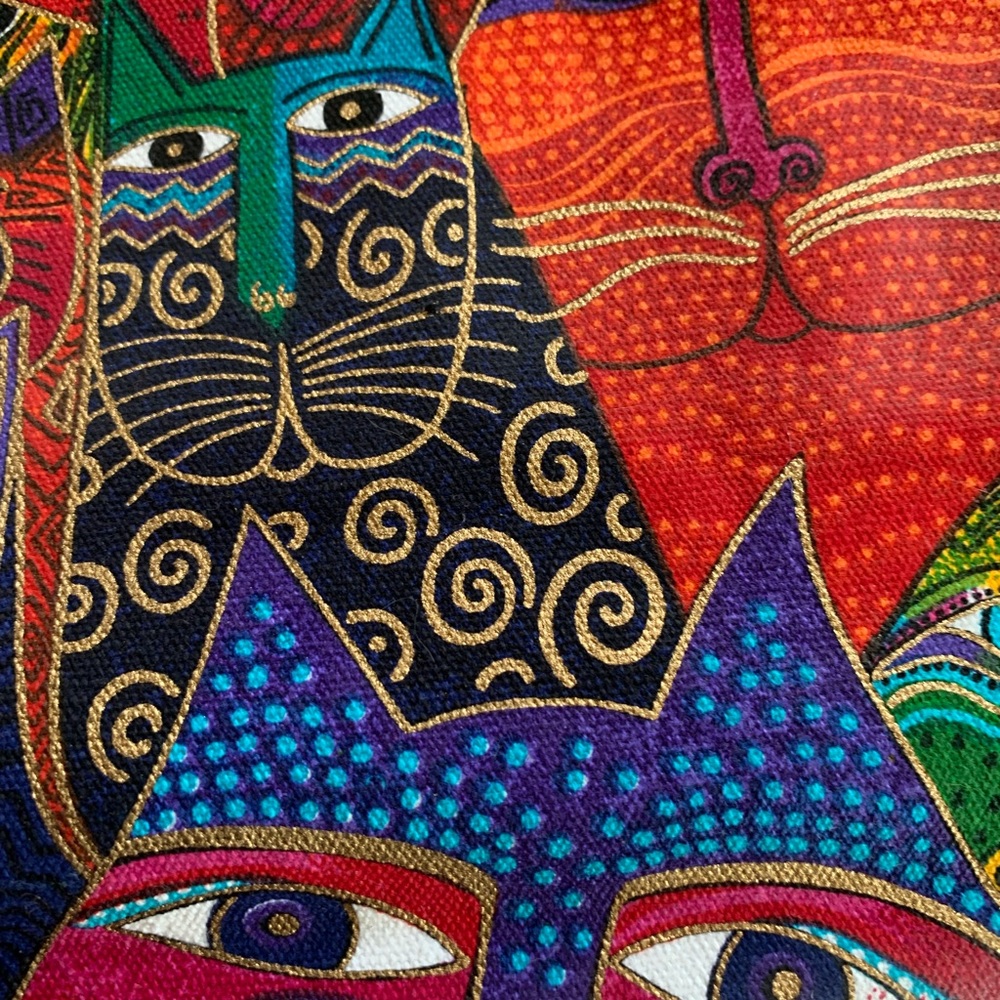 Trendy Bag New Laurel Burch Cats.Triangles on Back.Zip Closure.Zip Pocket Inside